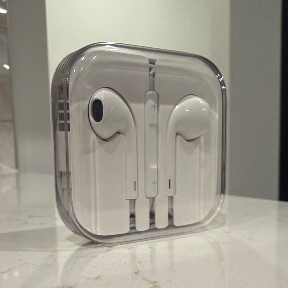 **NEVER USED Apple AUX Headphones